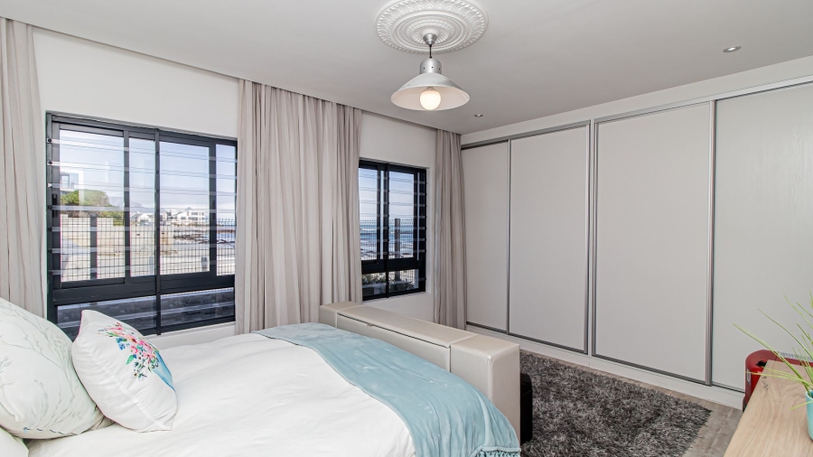 4 Bedroom Property for Sale in Beachfront Western Cape